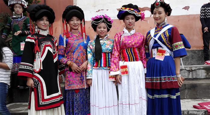 摩梭族服飾、彝族服飾、普米族服飾